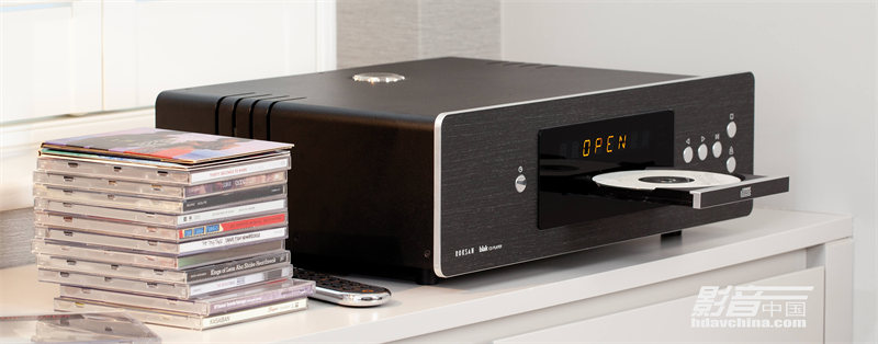 \ rs_blak_cd-player_lifestyle-1.jpg